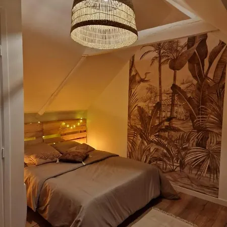 Logement de caractère en haute ville de Quimperlé Extérieur photo